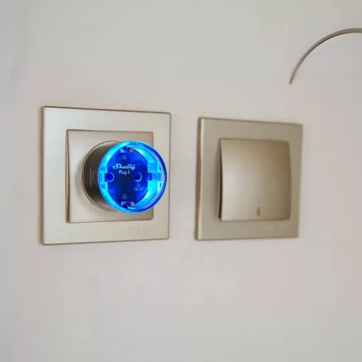 Shelly Plug S Gen3 – okoskonnektor, fogyasztásmérő, Wi-Fi, Bluetooth, Matter, fekete
