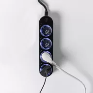   Shelly Power Strip 4 Gen4 – okos hosszabító, négy aljzattal, fogyasztásmérős, Wi-Fi, Zigbee, Matter, fekete