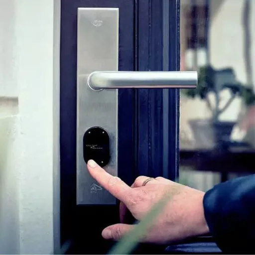 Shelly LOQED Touch Smart Lock – okos zár, érintős, Wi-Fi, Bluetooth, ezüst színű