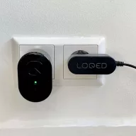   Shelly LOQED Power Kit – töltő adapter, 8 db AA Ni-MH akkumulátorral