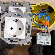  Shelly EM Mini Gen4 – fogyasztásmérő, 1 áramkörös, 16A, Wi-Fi, Bluetooth, Matter, Zigbee