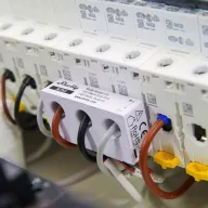   Shelly PRO 3EM 3CT63 – fogyasztásmérő, DIN-sínes, háromfázisú, Wi-Fi, Ethernet