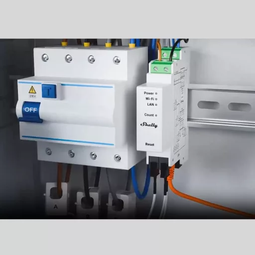 Shelly Pro 3EM 120A V2 – fogyasztásmérő, három fázisú, 3 x 120A áramváltóval, Wi-Fi, Ethernet, Matter (SPEM-003CEBEU)