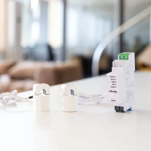 Shelly PRO EM-50A – fogyasztásmérő, egy fázisú, 2 x 50A áramváltóval, Wi-Fi, Ethernet, Bluetooth